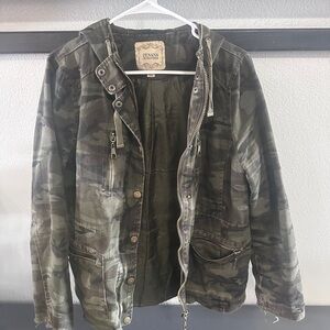 Zenana Outfitters women’s Camouflage Jacket